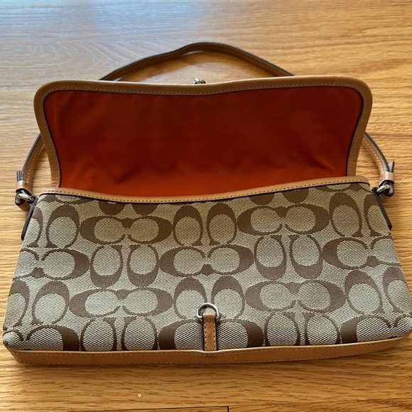 Coach purse - Picture 2 of 8